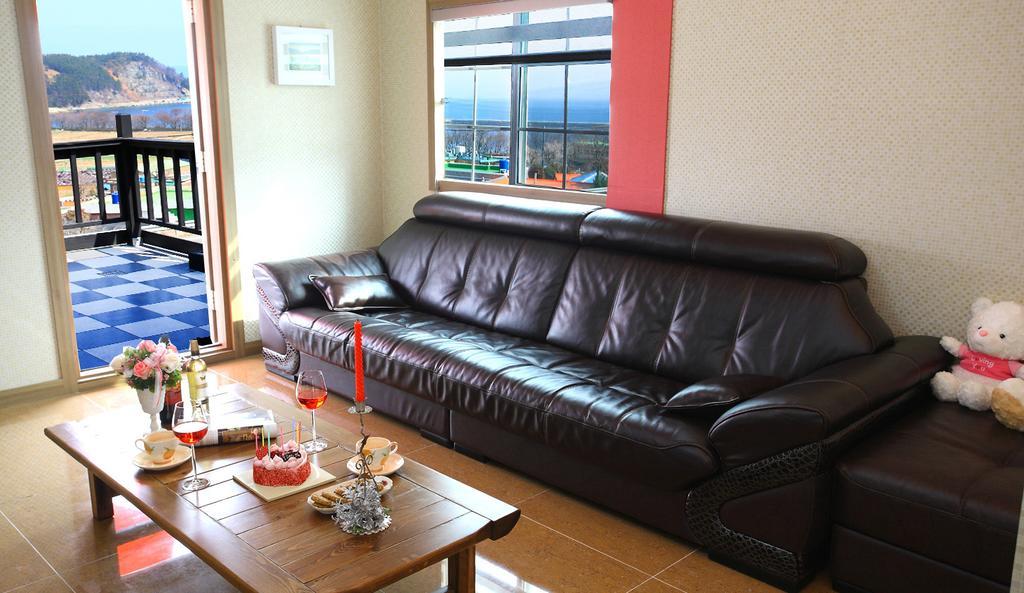 Bluesean Pension Namhae Exterior photo