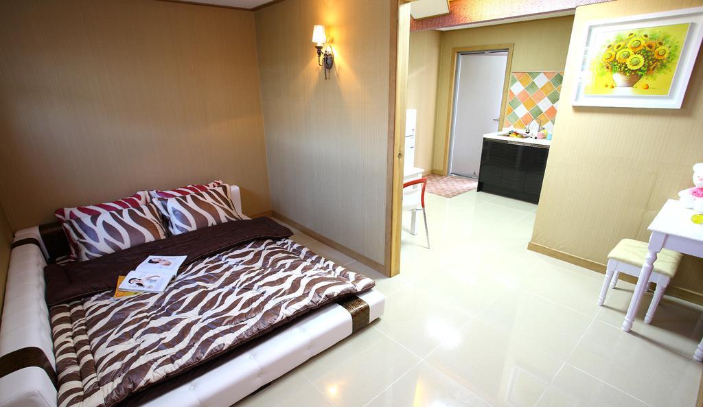 Bluesean Pension Namhae Exterior photo