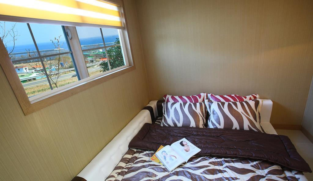 Bluesean Pension Namhae Exterior photo
