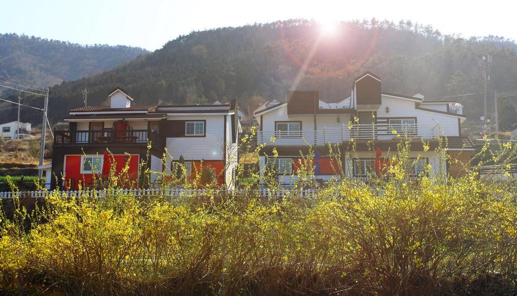 Bluesean Pension Namhae Exterior photo