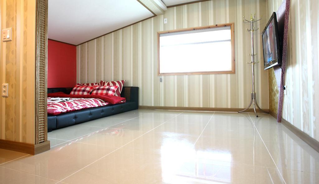 Bluesean Pension Namhae Exterior photo